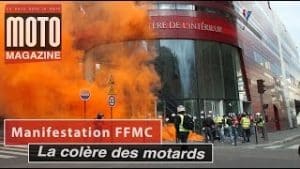 10 000 motards en colère rejettent le contrôle technique et l'interdiction de circulation à Paris
