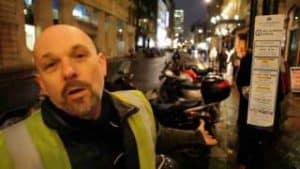 Le racket des parkings moto à Londres : la colère monte !