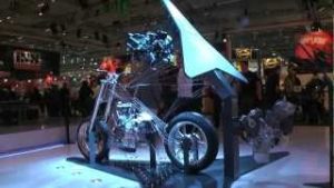 Nouveauté 2013 : le premier deltaplane moto de Yamaha